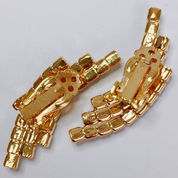 Vintage Emerald Green Glass Rhinestone Gold Tone Sparkly Clip On Earrings - Picture 8 of 10